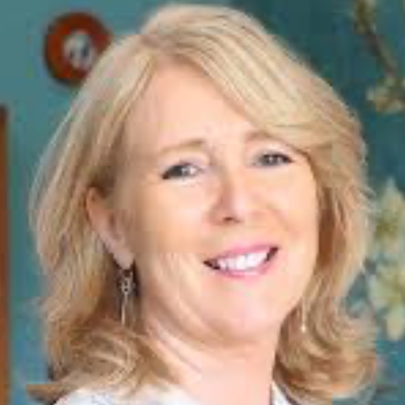 4/$30 Bundle; Novel: "Last Resort” by Susan Lewis - Picture 5 of 6